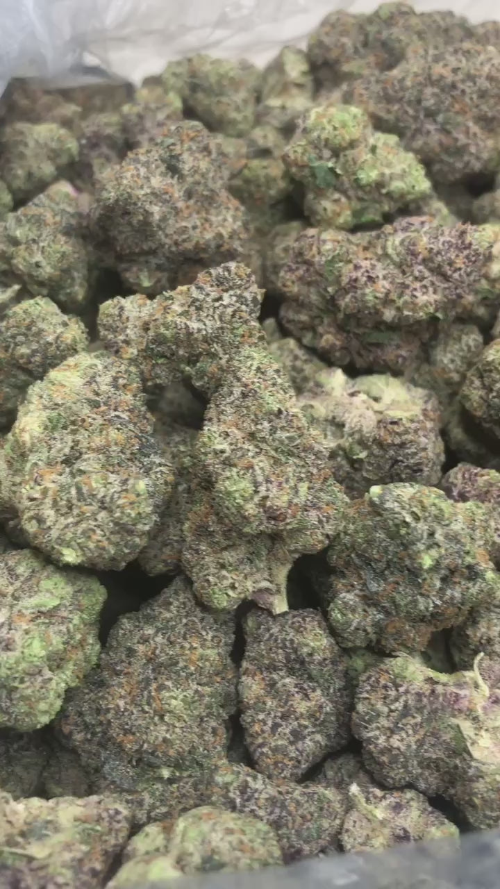 potent indica dominant hybrid, purple hints frosty nugs available for onoine order